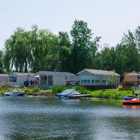 Woodland Estate Resort Campbellford Екстер'єр фото