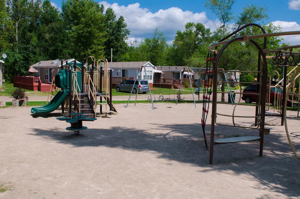 Woodland Estate Resort Campbellford Екстер'єр фото