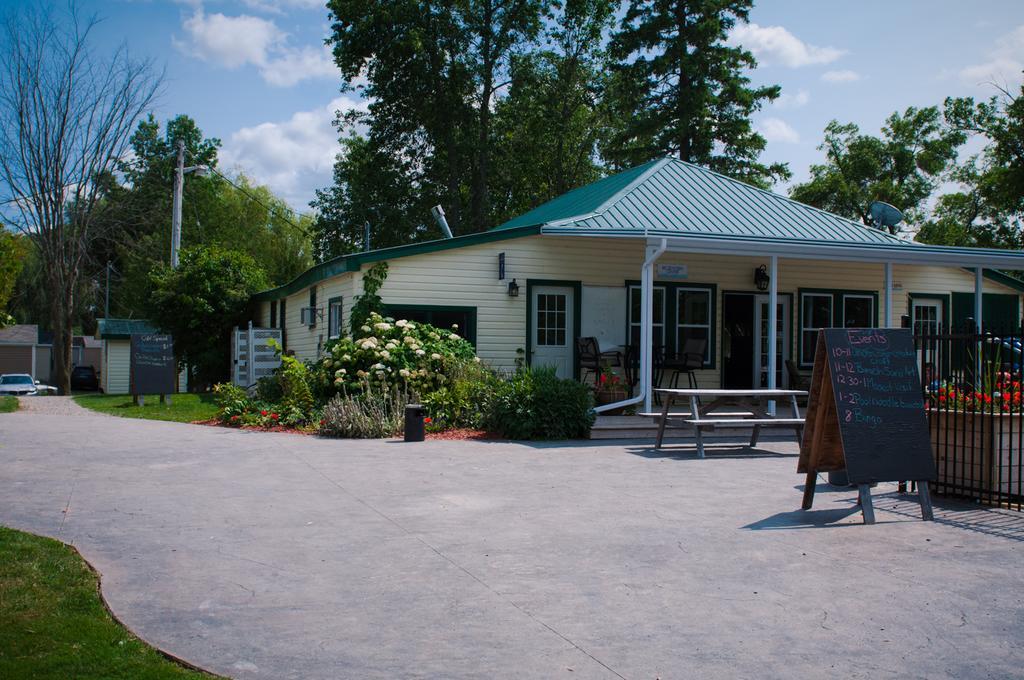 Woodland Estate Resort Campbellford Екстер'єр фото